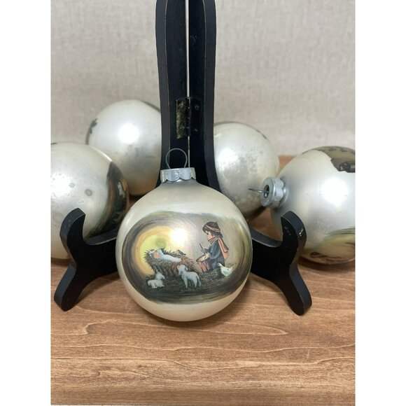 Merry Christmas Ball Ornament With Nativity Scene Multi Language Greeting Set 5 - Picture 1 of 6